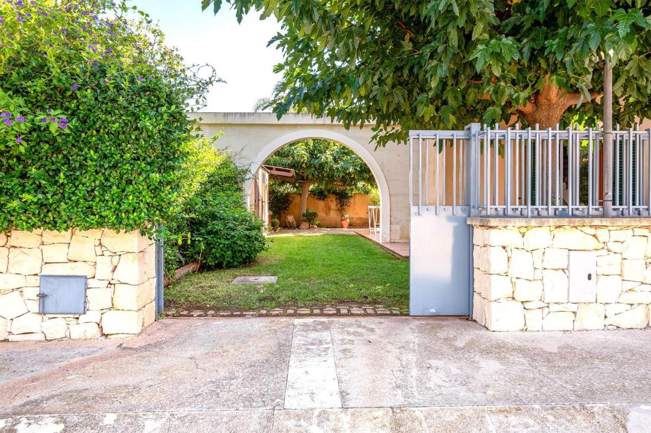 מרינה די מודיקה Villa Aura מראה חיצוני תמונה