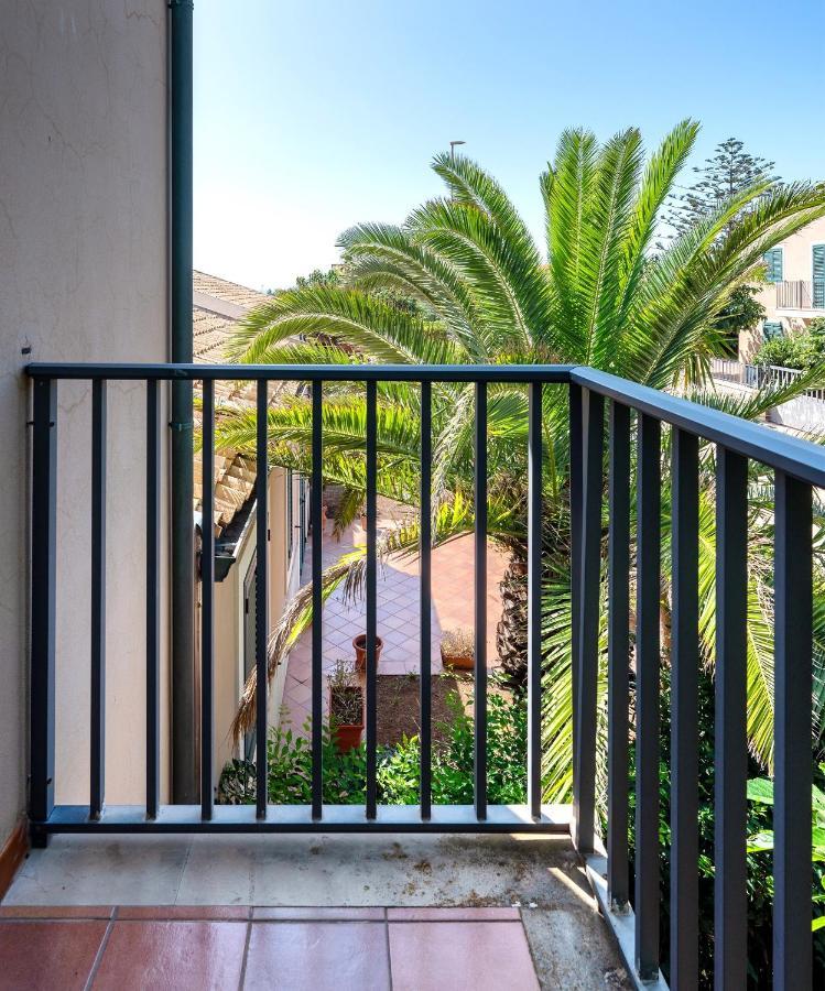 מרינה די מודיקה Villa Aura מראה חיצוני תמונה